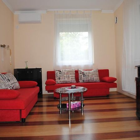 4 Lurko Apartman Uj Apartment ไฮจ์ดุสโซบอสโล ภายนอก รูปภาพ