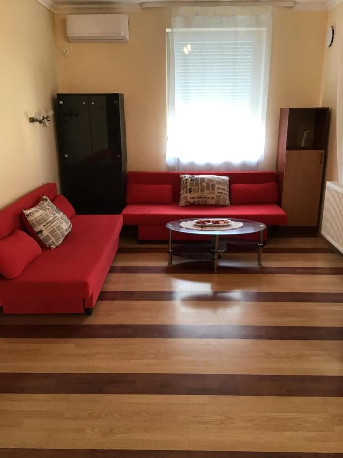 4 Lurko Apartman Uj Apartment ไฮจ์ดุสโซบอสโล ภายนอก รูปภาพ